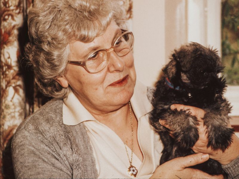 Oma's erster Hund - sie war so stolz